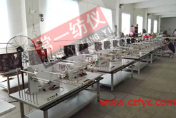 戰(zhàn)高溫奪高產(chǎn)，常一紡儀公司車間生產(chǎn)裝配現(xiàn)場(chǎng)實(shí)景